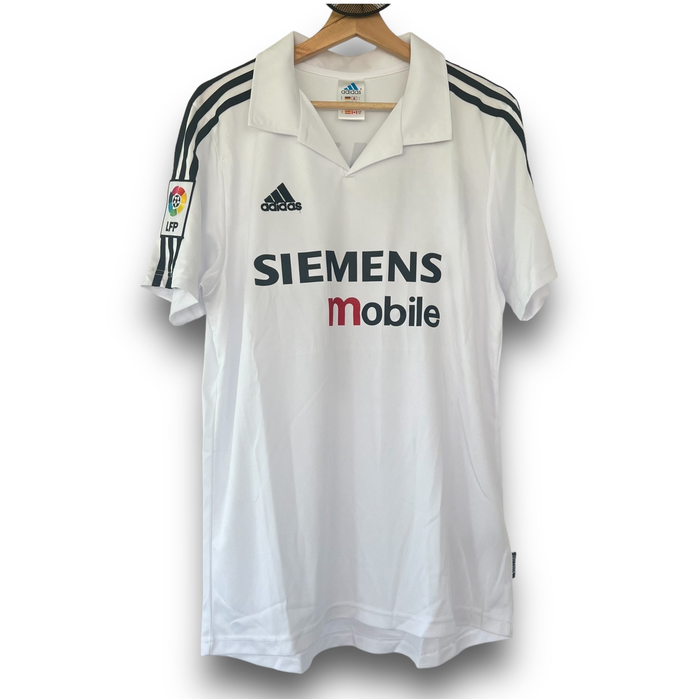 DORSAL ANTIGUO DE FUTBOL DEL REAL MADRID DEL 2003 2005 NUMERO 0 DORSAL ANTIGUO DE FUTBOL DEL REAL MADRID DEL 2003 2005 NUMERO 0
