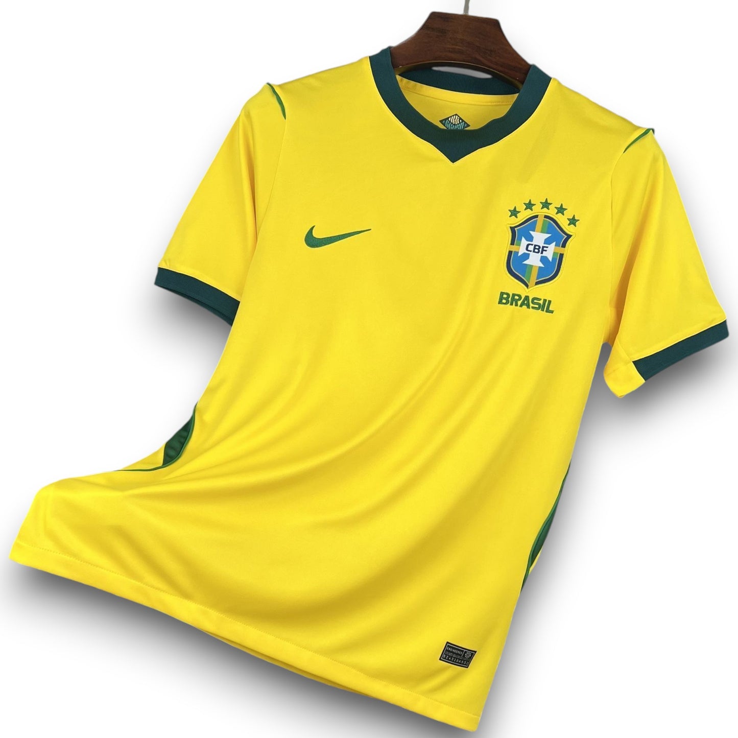 Camiseta Brasil 2026-2027 Local